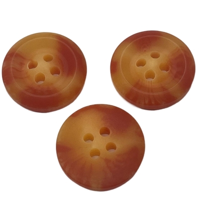 赤くおよび黄色の4つの穴18mmボタンはジャケットのコートのセーターのために使用する