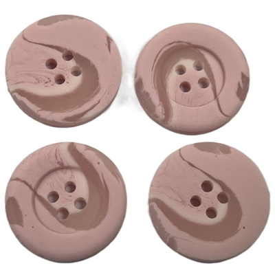 3/4&quot; 4つの穴の女性のコートのセーターのためのプラスチック コート ボタン ピンク色の使用